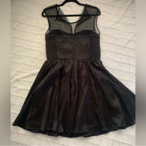 Guess Dress - Picture 2 of 4